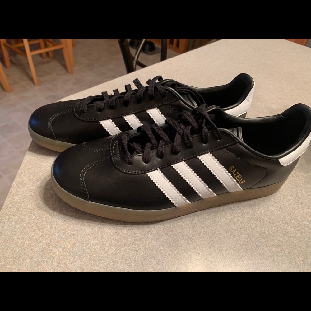 NWOT Adidas Gazelle